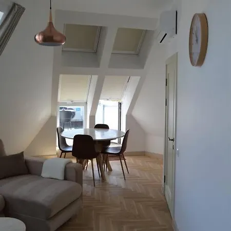 Apartment Luxury With A Balcony And View In Old Town
