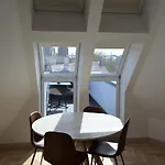 Luxury With A Balcony And View In Old Town Apartament *