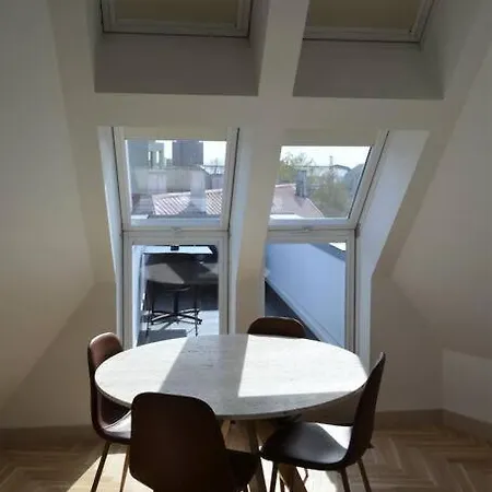 Luxury With A Balcony And View In Old Town Appartement *